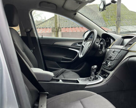 Серый Опель Инсигния, объемом двигателя 2 л и пробегом 260 тыс. км за 5500 $, фото 13 на Automoto.ua