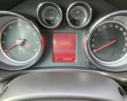 Сірий Опель Інсігнія, об'ємом двигуна 2 л та пробігом 109 тис. км за 8200 $, фото 2 на Automoto.ua