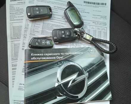 Сірий Опель Інсігнія, об'ємом двигуна 2 л та пробігом 109 тис. км за 8200 $, фото 4 на Automoto.ua