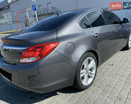 Серый Опель Инсигния, объемом двигателя 2 л и пробегом 318 тыс. км за 8200 $, фото 3 на Automoto.ua