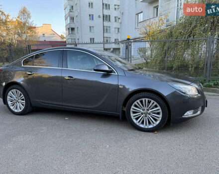 Опель Инсигния 2012 в Львове на Automoto.ua Серый Опель Инсигния, объемом двигателя 1.96 л и пробегом 155 тыс. км за 10299 $, фото 3 на Automoto.ua