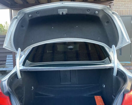 Сірий Опель Інсігнія, об'ємом двигуна 1.96 л та пробігом 205 тис. км за 11200 $, фото 4 на Automoto.ua