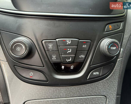 Серый Опель Инсигния, объемом двигателя 2 л и пробегом 241 тыс. км за 8300 $, фото 19 на Automoto.ua