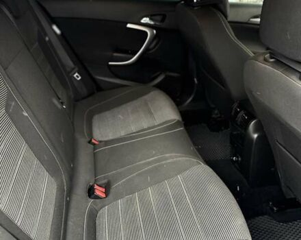 Серый Опель Инсигния, объемом двигателя 0 л и пробегом 235 тыс. км за 8999 $, фото 14 на Automoto.ua