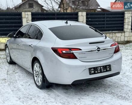 Серый Опель Инсигния, объемом двигателя 0 л и пробегом 235 тыс. км за 8999 $, фото 2 на Automoto.ua