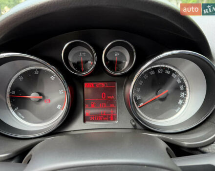 Серый Опель Инсигния, объемом двигателя 2 л и пробегом 241 тыс. км за 8300 $, фото 16 на Automoto.ua