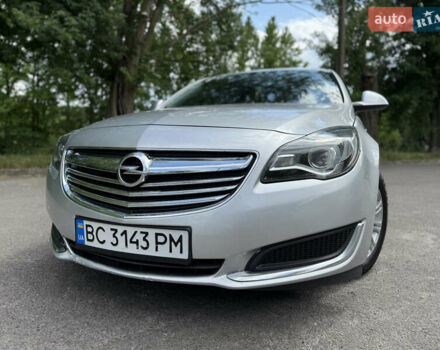 Серый Опель Инсигния, объемом двигателя 2 л и пробегом 241 тыс. км за 8300 $, фото 2 на Automoto.ua