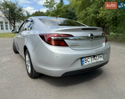 Серый Опель Инсигния, объемом двигателя 2 л и пробегом 241 тыс. км за 8300 $, фото 5 на Automoto.ua
