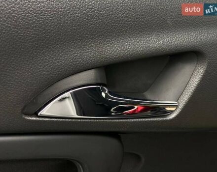 Серый Опель Инсигния, объемом двигателя 1.96 л и пробегом 225 тыс. км за 10500 $, фото 37 на Automoto.ua