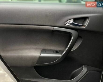 Серый Опель Инсигния, объемом двигателя 1.96 л и пробегом 225 тыс. км за 8890 $, фото 36 на Automoto.ua