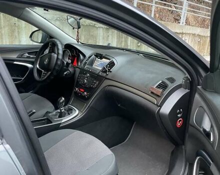 Серый Опель Инсигния, объемом двигателя 1.96 л и пробегом 292 тыс. км за 6300 $, фото 2 на Automoto.ua