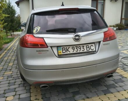 Серый Опель Инсигния, объемом двигателя 1.6 л и пробегом 185 тыс. км за 4500 $, фото 2 на Automoto.ua