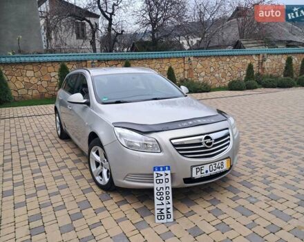 Серый Опель Инсигния, объемом двигателя 1.6 л и пробегом 244 тыс. км за 6500 $, фото 2 на Automoto.ua