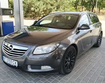 Серый Опель Инсигния, объемом двигателя 2 л и пробегом 228 тыс. км за 6100 $, фото 1 на Automoto.ua