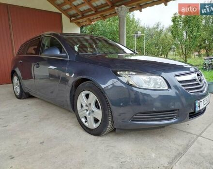 Серый Опель Инсигния, объемом двигателя 2 л и пробегом 277 тыс. км за 8300 $, фото 2 на Automoto.ua