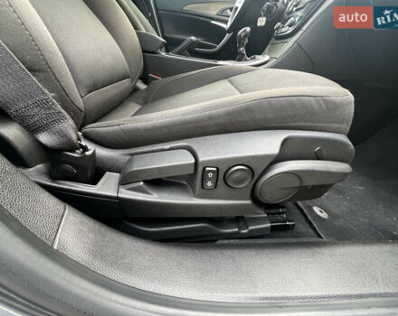 Сірий Опель Інсігнія, об'ємом двигуна 1.96 л та пробігом 244 тис. км за 6699 $, фото 26 на Automoto.ua