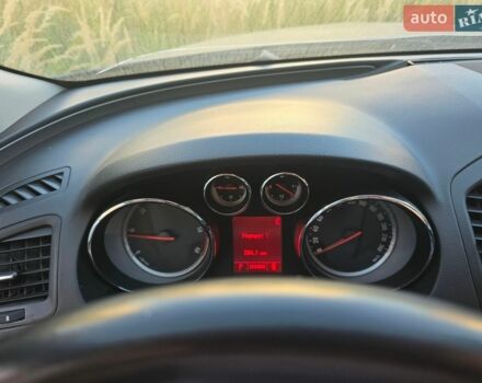 Сірий Опель Інсігнія, об'ємом двигуна 1.96 л та пробігом 206 тис. км за 6500 $, фото 3 на Automoto.ua