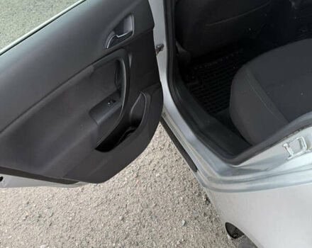 Серый Опель Инсигния, объемом двигателя 2 л и пробегом 260 тыс. км за 6700 $, фото 9 на Automoto.ua