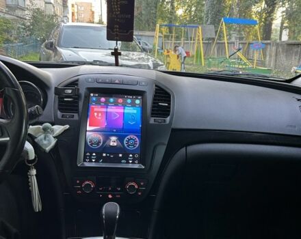 Серый Опель Инсигния, объемом двигателя 2 л и пробегом 256 тыс. км за 8500 $, фото 5 на Automoto.ua