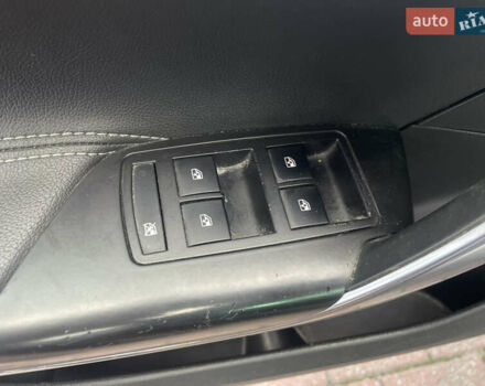 Серый Опель Инсигния, объемом двигателя 1.96 л и пробегом 300 тыс. км за 9200 $, фото 5 на Automoto.ua