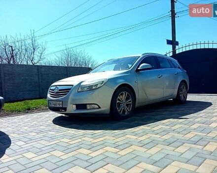 Серый Опель Инсигния, объемом двигателя 2 л и пробегом 999 тыс. км за 7500 $, фото 3 на Automoto.ua