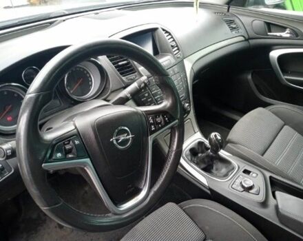 Серый Опель Инсигния, объемом двигателя 2 л и пробегом 300 тыс. км за 8300 $, фото 5 на Automoto.ua