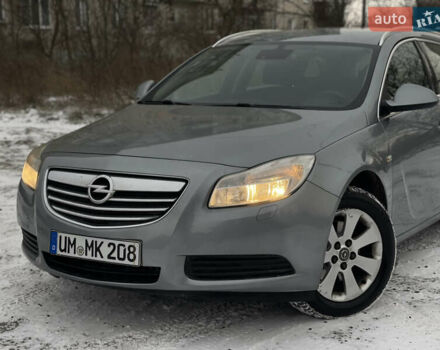 Серый Опель Инсигния, объемом двигателя 2 л и пробегом 219 тыс. км за 7650 $, фото 1 на Automoto.ua