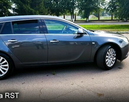 Сірий Опель Інсігнія, об'ємом двигуна 2 л та пробігом 265 тис. км за 8800 $, фото 2 на Automoto.ua