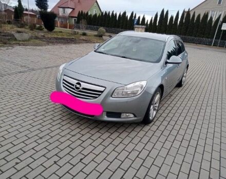 Серый Опель Инсигния, объемом двигателя 2 л и пробегом 300 тыс. км за 8300 $, фото 1 на Automoto.ua