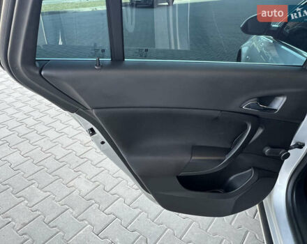 Серый Опель Инсигния, объемом двигателя 1.96 л и пробегом 240 тыс. км за 7600 $, фото 26 на Automoto.ua