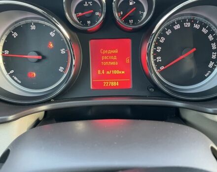 Серый Опель Инсигния, объемом двигателя 2 л и пробегом 228 тыс. км за 6000 $, фото 7 на Automoto.ua