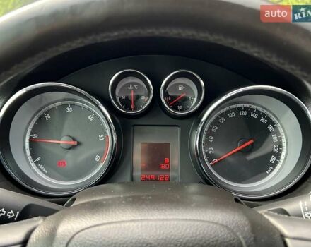 Серый Опель Инсигния, объемом двигателя 2 л и пробегом 249 тыс. км за 6999 $, фото 18 на Automoto.ua