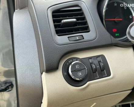 Серый Опель Инсигния, объемом двигателя 2 л и пробегом 213 тыс. км за 9990 $, фото 33 на Automoto.ua