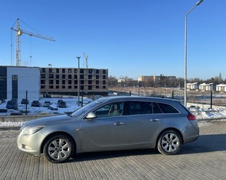 Серый Опель Инсигния, объемом двигателя 2 л и пробегом 320 тыс. км за 3999 $, фото 1 на Automoto.ua