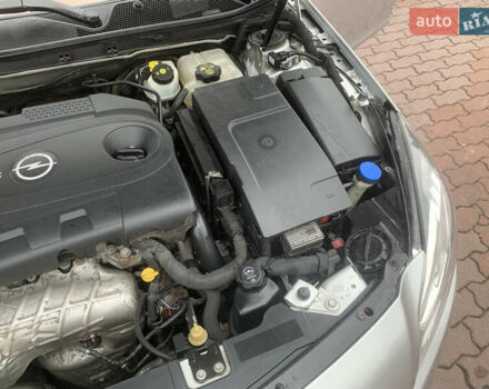 Сірий Опель Інсігнія, об'ємом двигуна 2 л та пробігом 215 тис. км за 7350 $, фото 33 на Automoto.ua