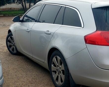 Серый Опель Инсигния, объемом двигателя 2 л и пробегом 282 тыс. км за 7400 $, фото 2 на Automoto.ua