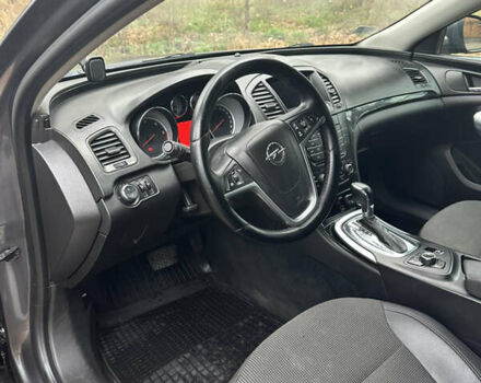 Серый Опель Инсигния, объемом двигателя 1.96 л и пробегом 275 тыс. км за 8000 $, фото 5 на Automoto.ua