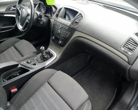 Серый Опель Инсигния, объемом двигателя 2 л и пробегом 300 тыс. км за 8300 $, фото 3 на Automoto.ua