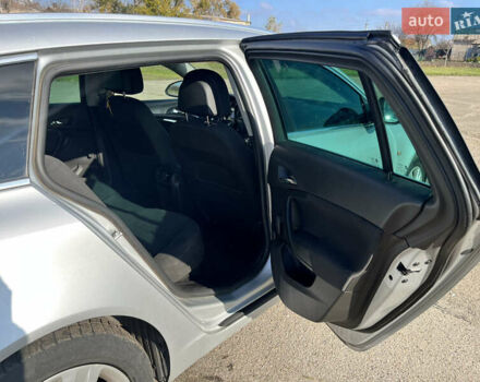 Серый Опель Инсигния, объемом двигателя 2 л и пробегом 287 тыс. км за 7400 $, фото 9 на Automoto.ua