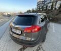 Серый Опель Инсигния, объемом двигателя 2 л и пробегом 219 тыс. км за 6950 $, фото 4 на Automoto.ua
