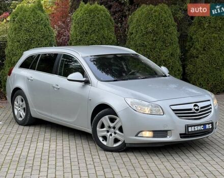 Серый Опель Инсигния, объемом двигателя 2 л и пробегом 249 тыс. км за 6999 $, фото 2 на Automoto.ua