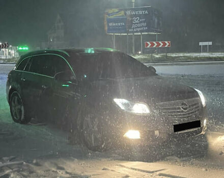 Серый Опель Инсигния, объемом двигателя 1.96 л и пробегом 360 тыс. км за 8500 $, фото 1 на Automoto.ua