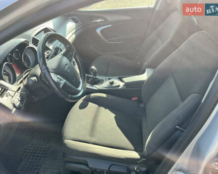 Серый Опель Инсигния, объемом двигателя 2 л и пробегом 287 тыс. км за 7400 $, фото 12 на Automoto.ua