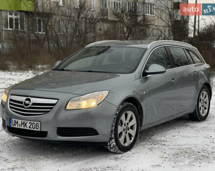 Серый Опель Инсигния, объемом двигателя 2 л и пробегом 219 тыс. км за 7650 $, фото 2 на Automoto.ua