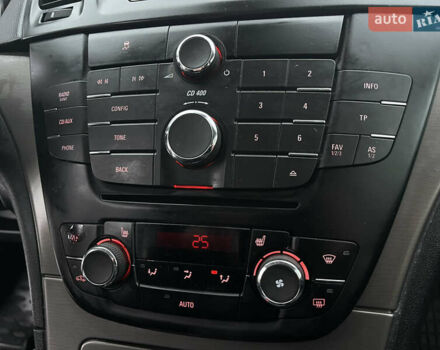 Серый Опель Инсигния, объемом двигателя 2 л и пробегом 219 тыс. км за 7650 $, фото 81 на Automoto.ua