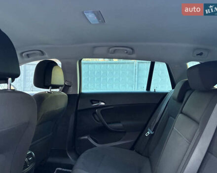 Серый Опель Инсигния, объемом двигателя 2 л и пробегом 325 тыс. км за 6340 $, фото 11 на Automoto.ua