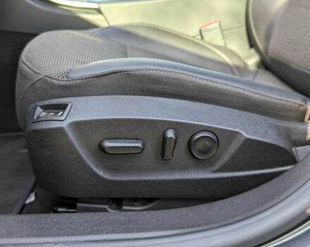 Сірий Опель Інсігнія, об'ємом двигуна 1.96 л та пробігом 225 тис. км за 9999 $, фото 9 на Automoto.ua