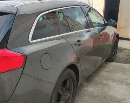 Серый Опель Инсигния, объемом двигателя 2 л и пробегом 450 тыс. км за 8000 $, фото 2 на Automoto.ua