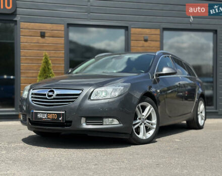 Сірий Опель Інсігнія, об'ємом двигуна 2 л та пробігом 270 тис. км за 7800 $, фото 2 на Automoto.ua