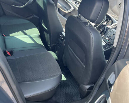 Серый Опель Инсигния, объемом двигателя 2 л и пробегом 213 тыс. км за 8950 $, фото 86 на Automoto.ua